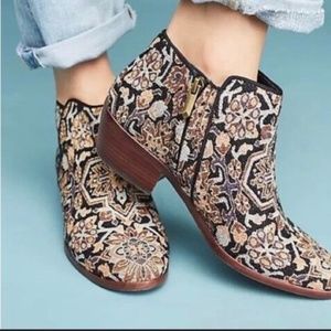NWOT Sam Edelman Petty Multicolor Metallic Tapestry Ankle Boots Size 10